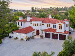 10696 Skyline Dr, Santa Ana, CA 92705