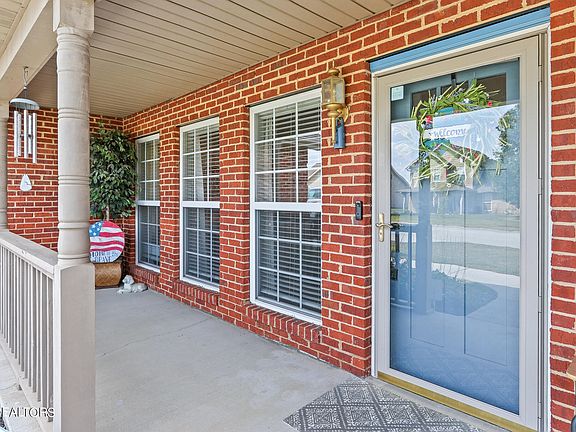 3rd image of 1111 Mercer Dr