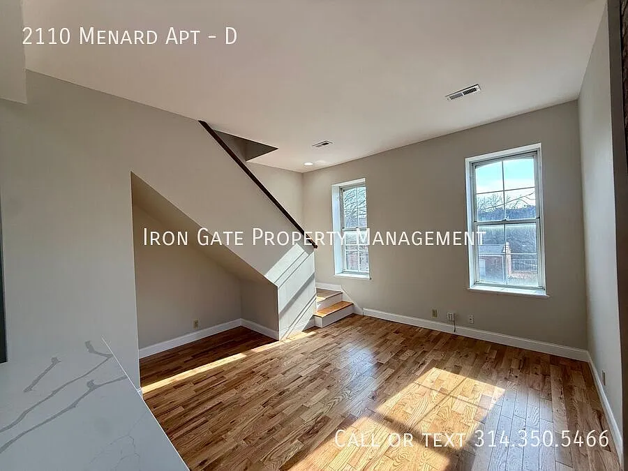 Photo 2 of 17 - 2110 Menard St #D - Saint Louis, MO Building Photo - 2110 Menard St #D
