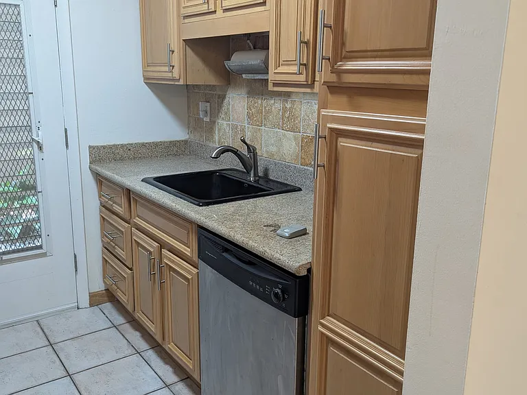 11610 N Bayshore Dr #1C — Photo 9