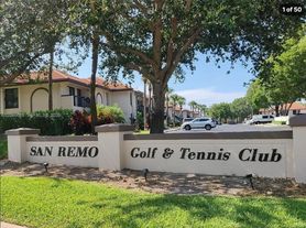 5200 E Club Cir, Boca Raton, FL