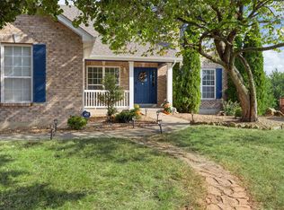 22 Fiddlers Dr, O'Fallon, MO 63366