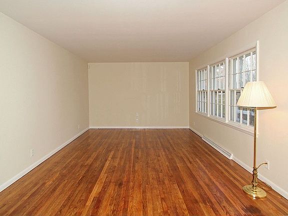 3rd image of 4047 Westover Dr