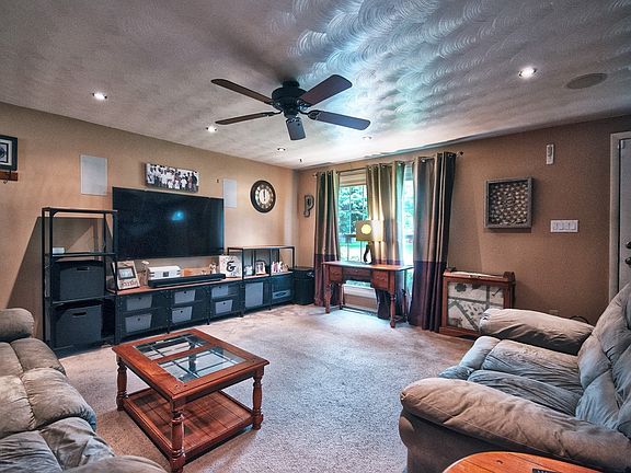 4th image of 301 N Lamport St