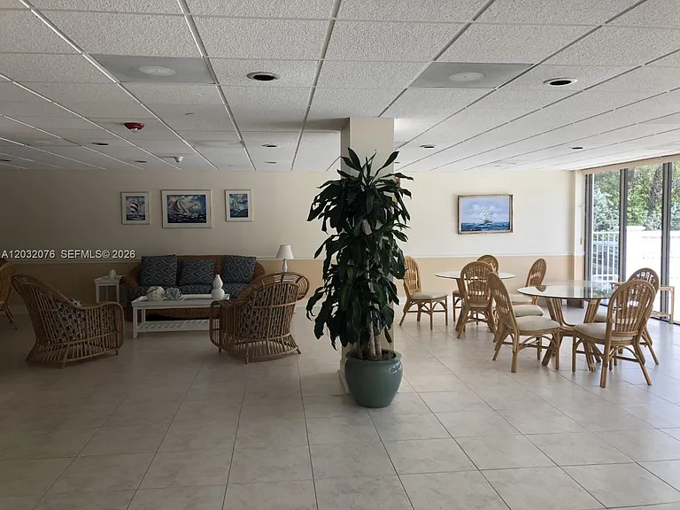 150 Ocean Lane Dr #4B — Photo 6