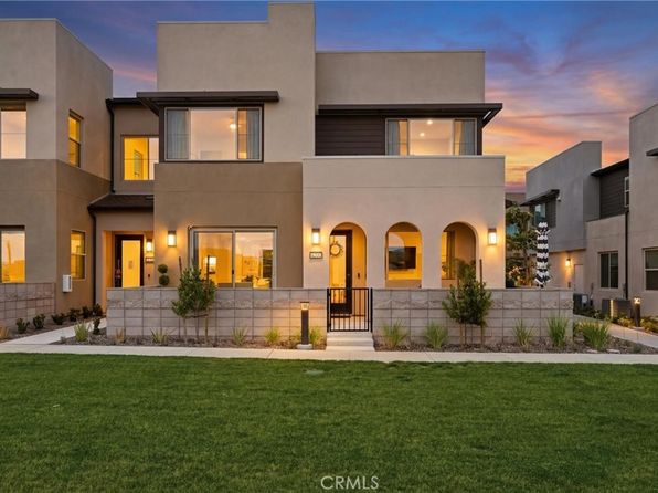 3247 E Moonstone Dr