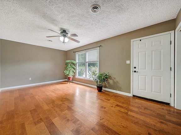 2nd image of 3620 Saunders Grove Dr