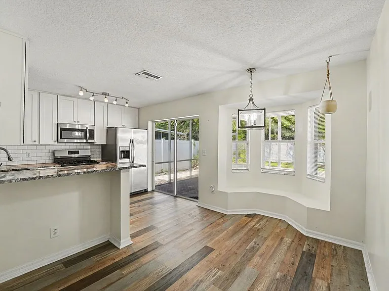 5865 Meadowpark Pl — Photo 3