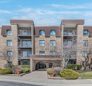 2100 Valencia Dr APT 301B, Northbrook, IL, 60062