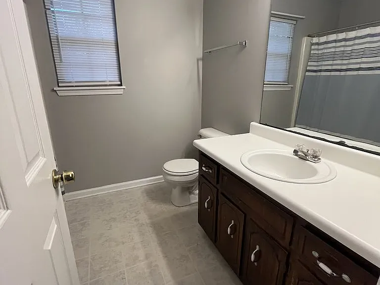 717 Polk Ave — Photo 5