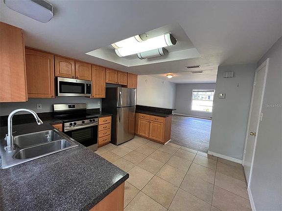 4th image of 14627 Pine Glen Cir