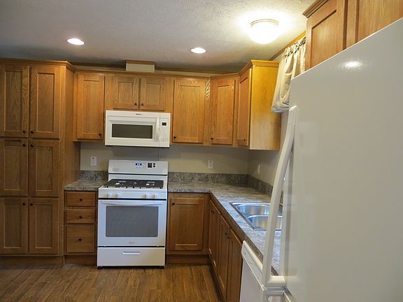 3rd image of 29 Clayton Dr