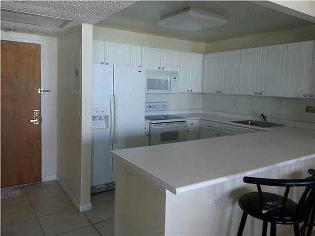 2nd image of 2701 Collins Ave