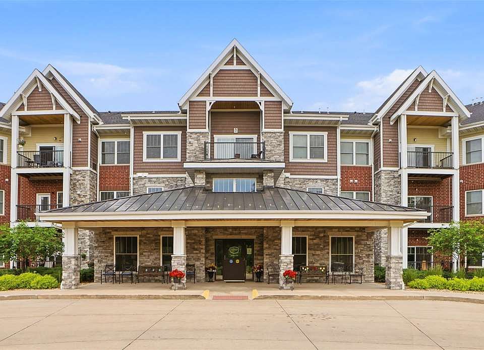 1st image of 750 E Foster Rd #206
