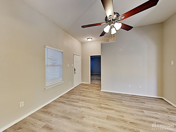 3rd image of 2414 Portland Dr
