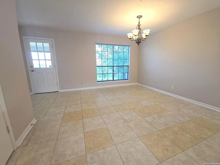 626 Solo St — Photo 12