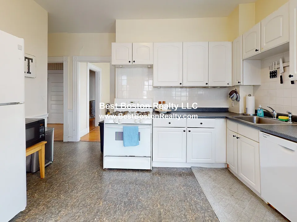 26 Marathon St #1