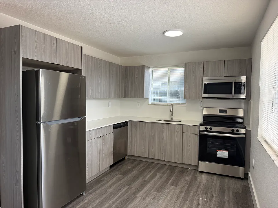 580 NW 58th St