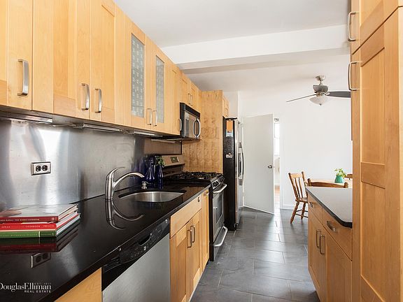 3rd image of 525 Ocean Pkwy APT 6K