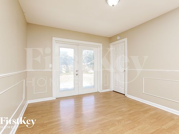 3rd image of 240 Donegal Ave
