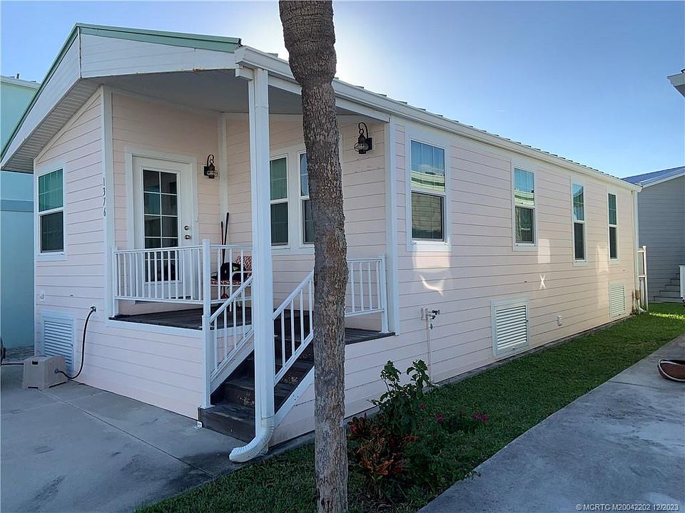 1st image of 1376 Nettles Blvd