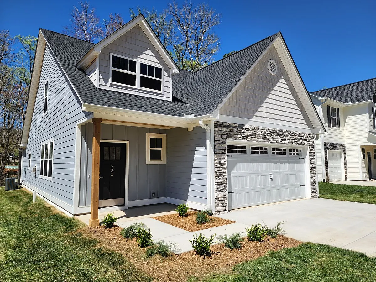 Building Photo - 234 Slade Ln