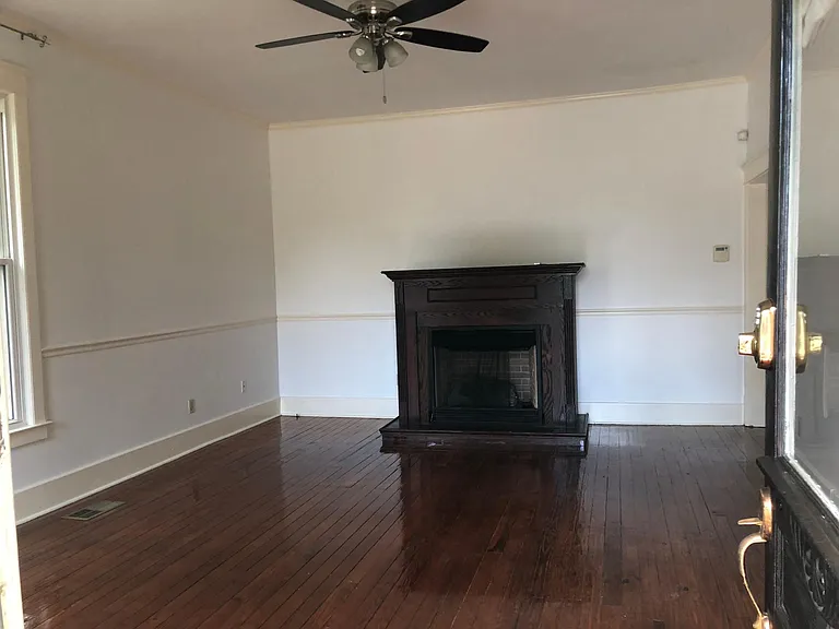 2101 Lee Pl — Photo 2