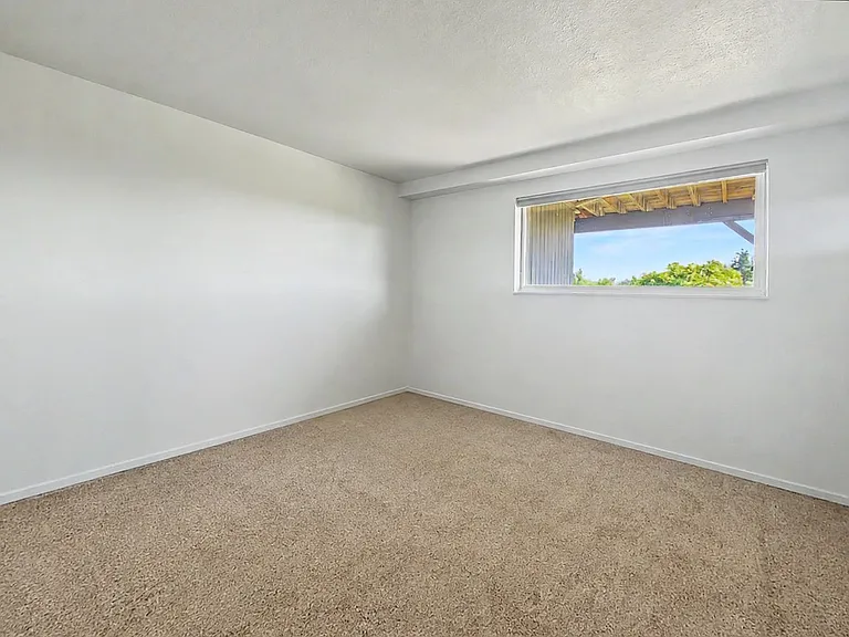 16815 NE 6th Pl — Photo 16
