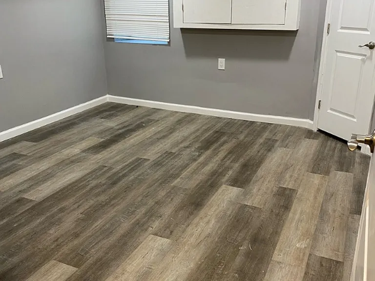 6 S Franklintown Rd — Photo 2