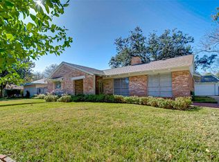 18318 Carriage Ln, Houston, TX 77058