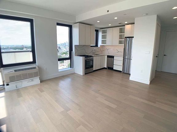 5th image of 571 4th Ave #6L