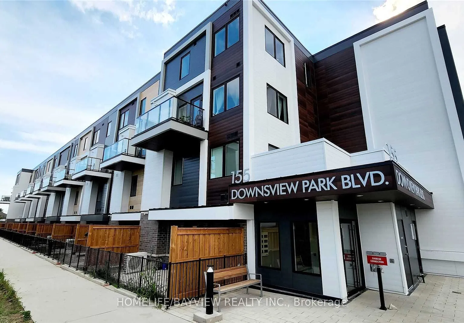 Parkside Towns at Saturday — Photo 1