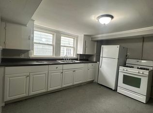 272 Manchester St APT 1, Manchester, NH 03103