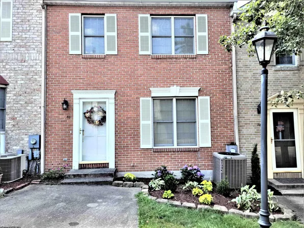 40 Old House Ln, Morgantown, WV 26505