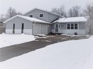 570 Linden Dr, Brunswick, OH 44212