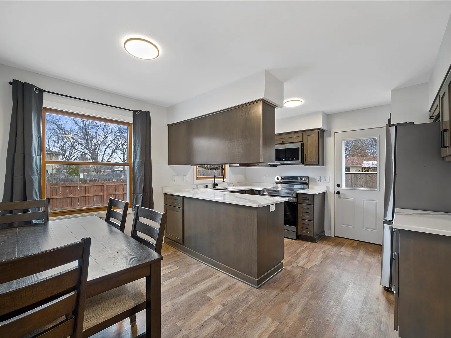 3 bed, $3,000 — Photo 1
