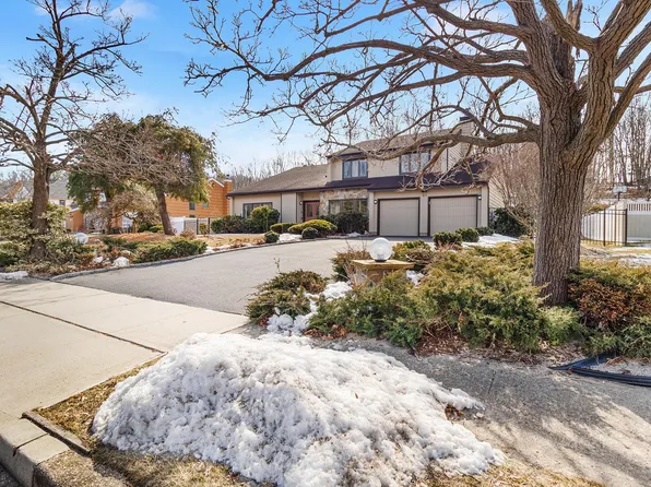 51 Timber Ridge Drive, Commack, NY 11725