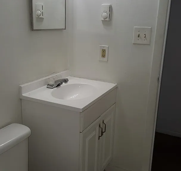 6241 Alexander St — Photo 2