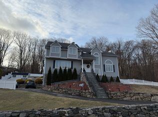 17 Waring Dr #B, Carmel, NY 10512