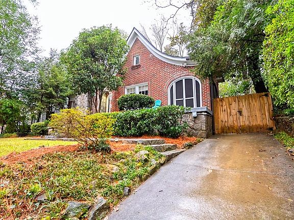 3rd image of 768 Brookridge Dr NE