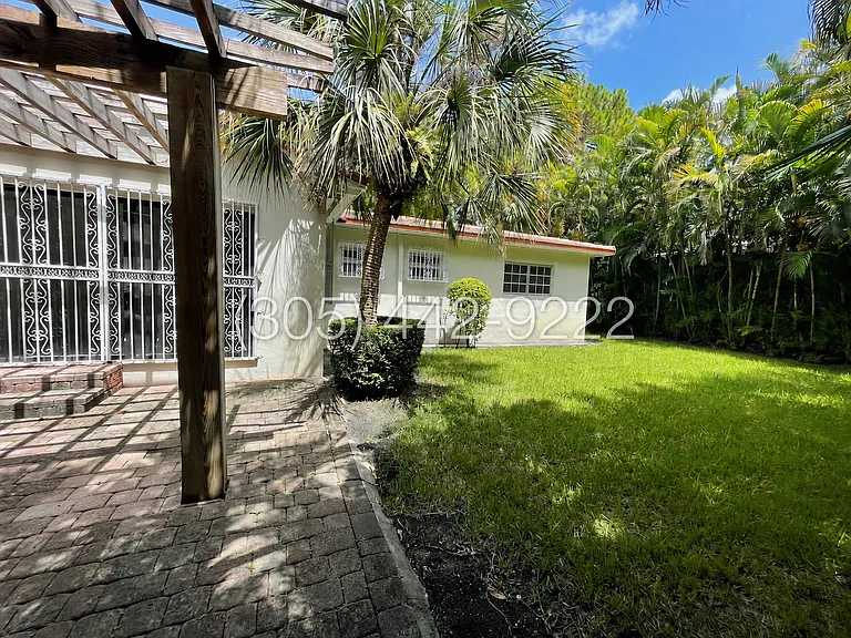 828 Lorca St — Photo 4