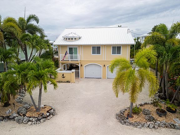 2nd image of 381 Caribbean Dr E