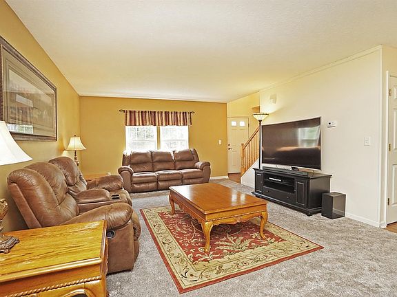 5th image of 903 Whispering Pine Way