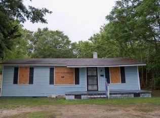 102 Joyner St, La Grange, NC 28551