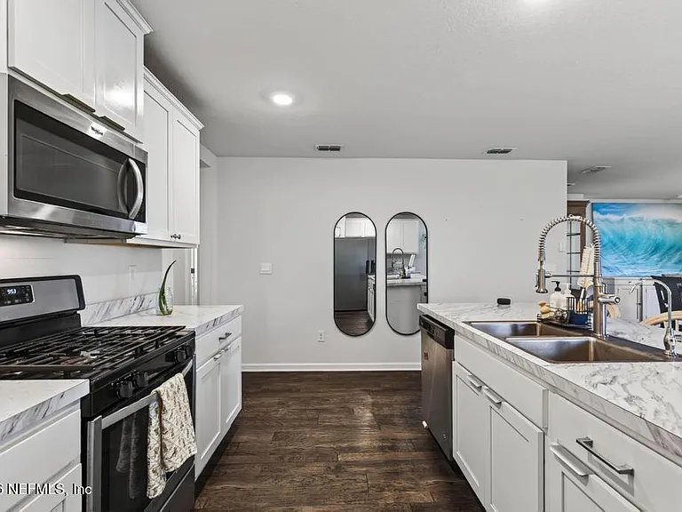 14 Jarama Cir — Photo 21