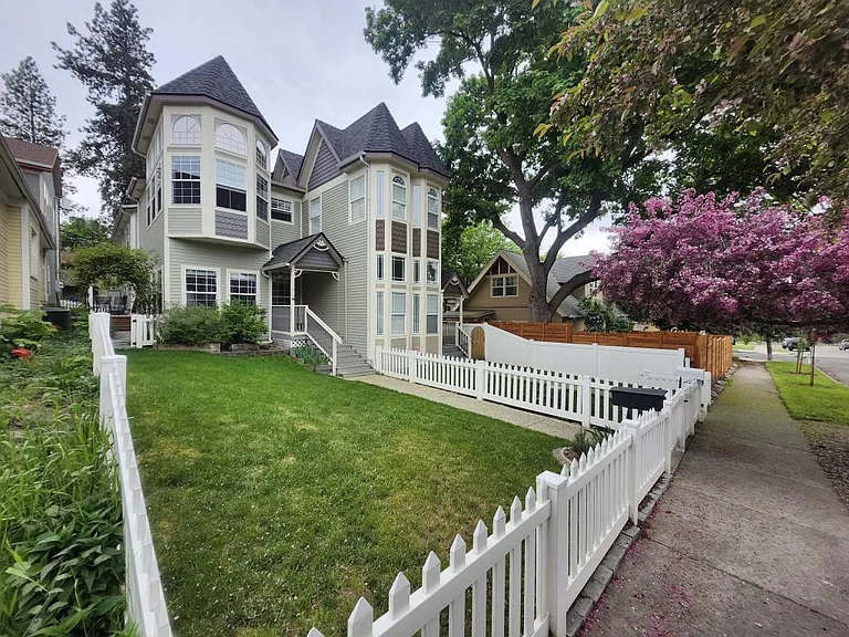 1619 W 13th Ave — Photo 2