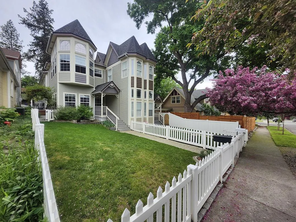 Building Photo - 1619 W 13th Ave
