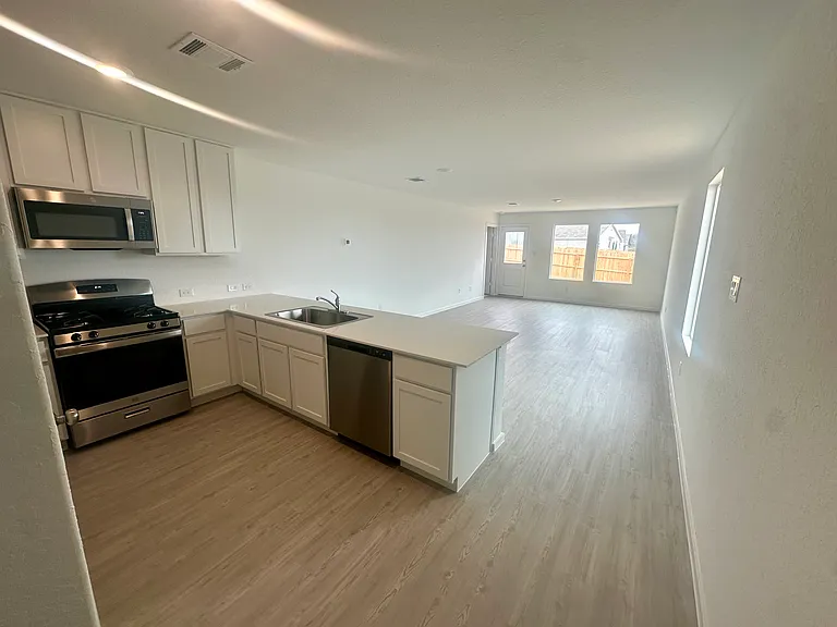 102 Kayden Ct — Photo 6