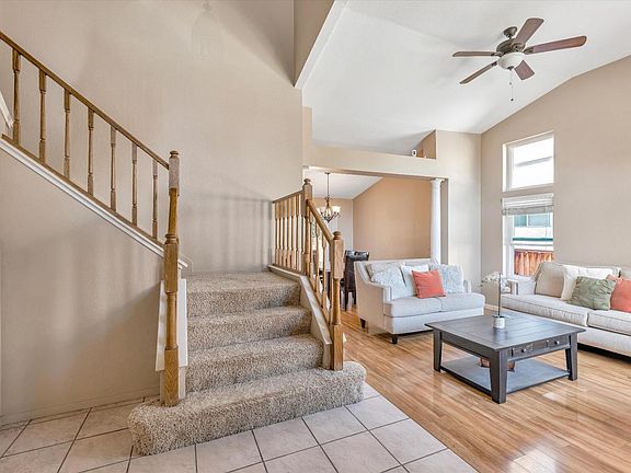 4th image of 241 Camelot Dr