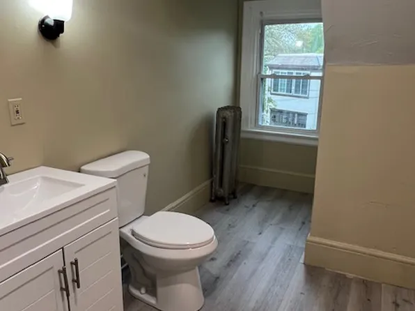 415 Blackstone St #4, Woonsocket, RI 02895